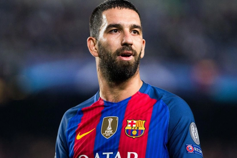 Arda Turan goes back to Galatasaray