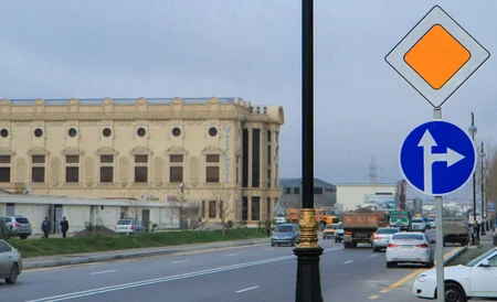 Bakının Binəqədi şossesində 13 avtobus dayanacağı yaradılıb