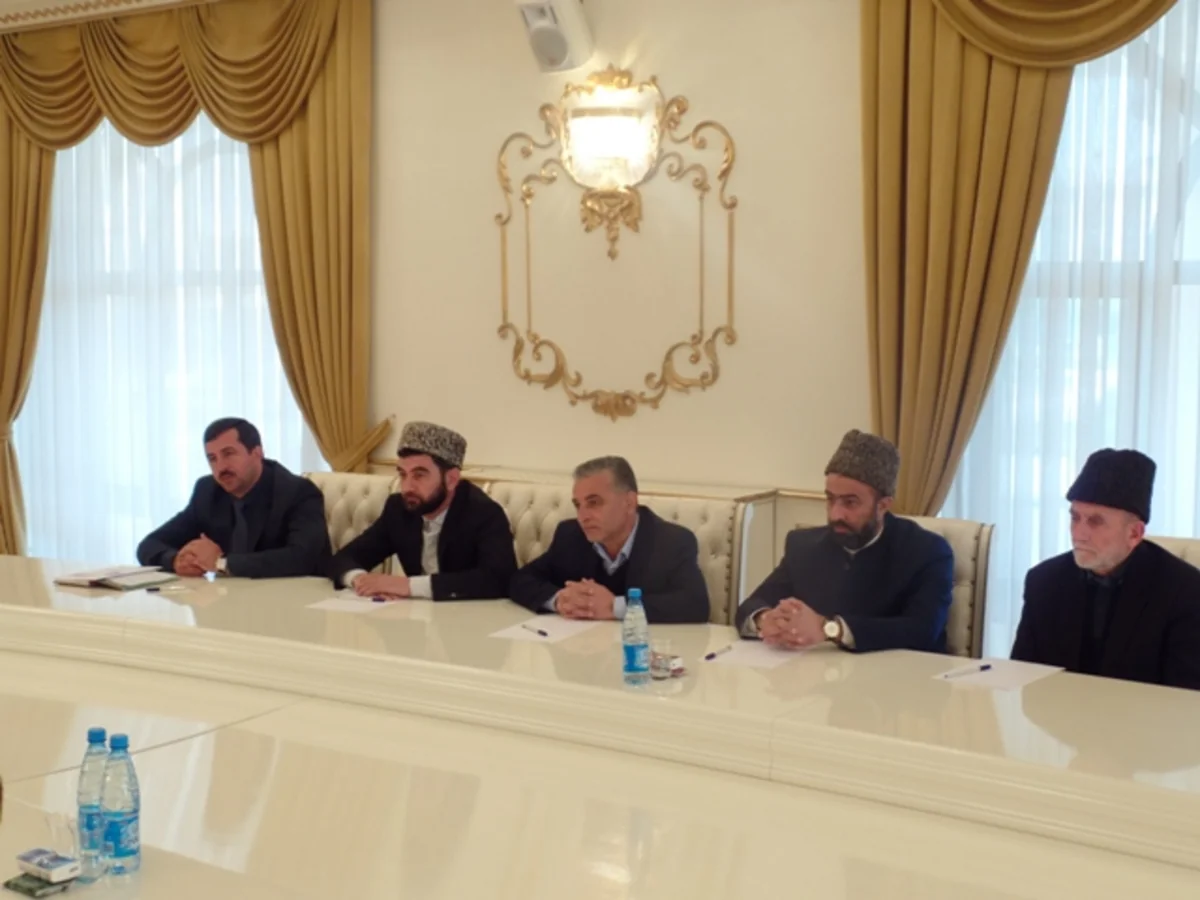 Komitə sədri Ucarda vətəndaşların müraciətlərini dinləyib