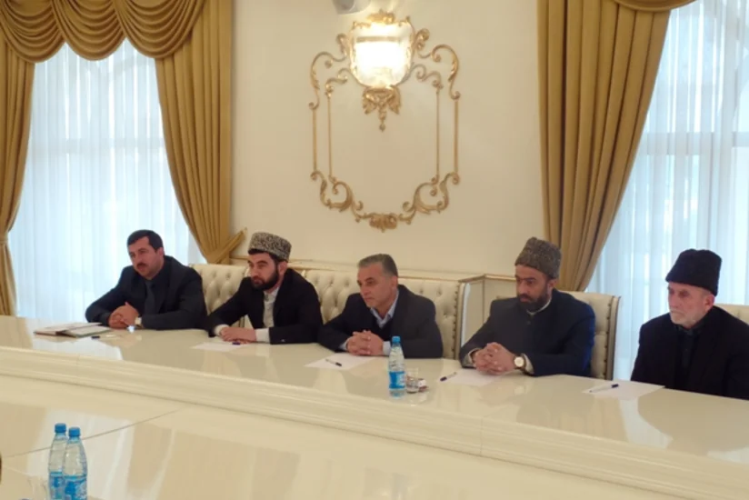 Komitə sədri Ucarda vətəndaşların müraciətlərini dinləyib