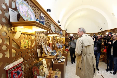 US Ambassador visits trade and exhibition center ABAD - PHOTO