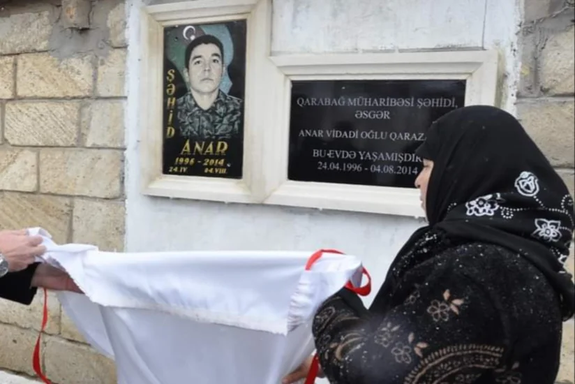 Biləsuvarda 6 şəhidin xatirə lövhəsinin açılışı olub