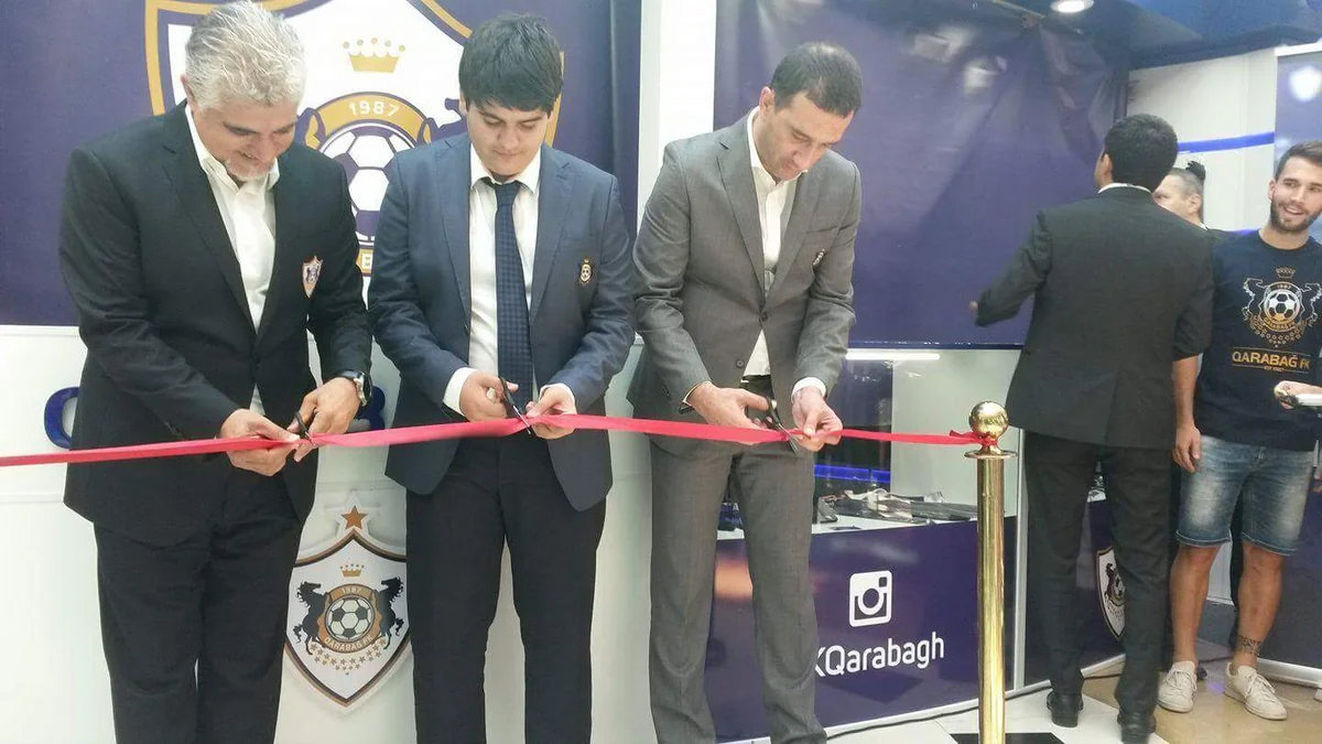 Qarabağ futbol klubunun ilk fan-şopu açılıb