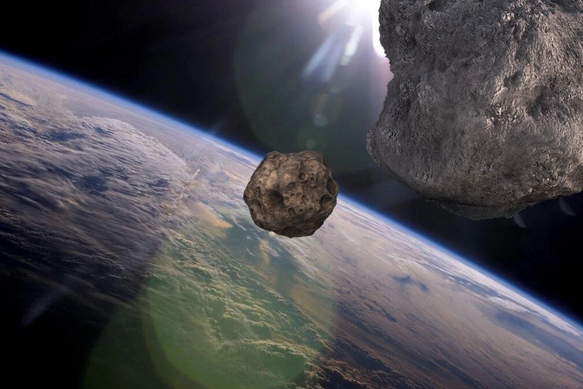 NASA: К Земле летят сразу два астероида