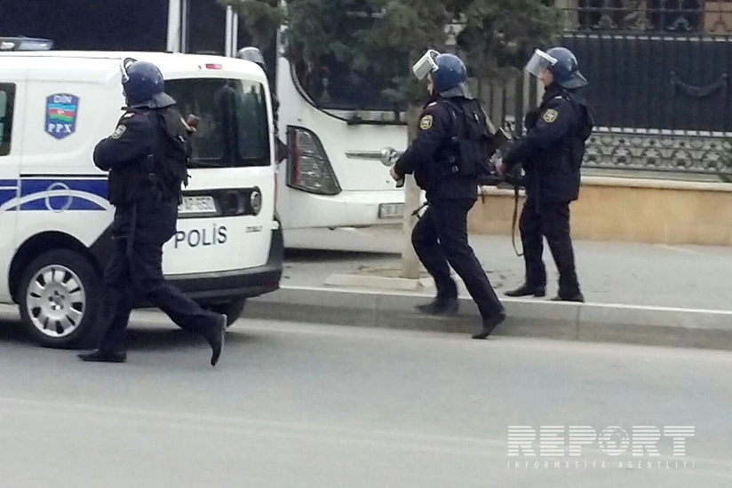 Entrance and exit of Nardaran settlement closed