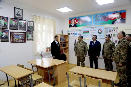 Müdafiə Nazirliyinin rəhbərliyi cəbhə bölgəsində səfərdədir - VİDEO