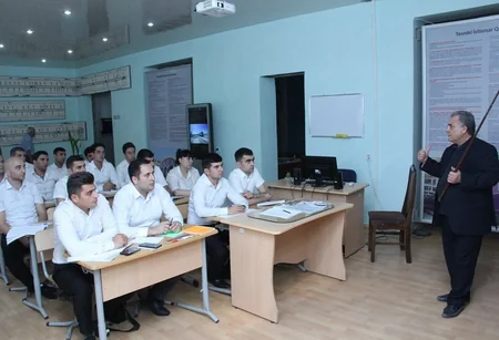 Bakı Metropoliteni ilk dəfə qadınların maşinist işləməsinə şərait yaradıb