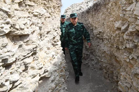 Presidential Aide, State Border Service Chief visit contact line with Armenia