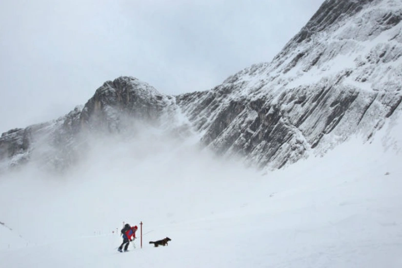 Fransanın dağlıq ərazisində qar uçqunu nəticəsində 3 turist ölüb