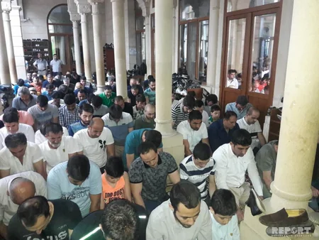 Eid prayer performed in Baku mosques -PHOTO