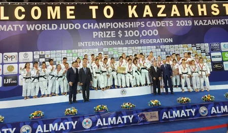 Azərbaycanın yeniyetmə cüdoçuları dünya birinciliyinin komanda yarışlarında gümüş medal qazanıb - FOTO