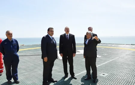 Prezident İlham Əliyev Heydər Əliyev adına yarımdalma qazma qurğusunun açılışında iştirak edib - YENİLƏNİB
