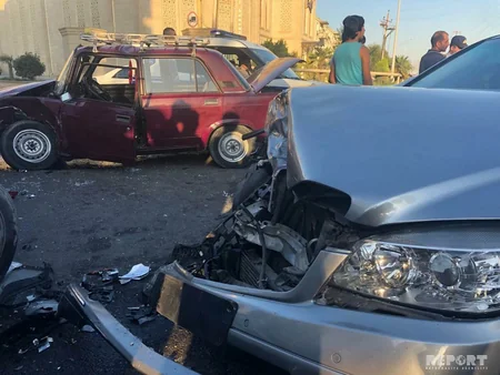 Sumqayıtda zəncirvari yol qəzası baş verib, xəsarət alanlar var - FOTO - VİDEO
