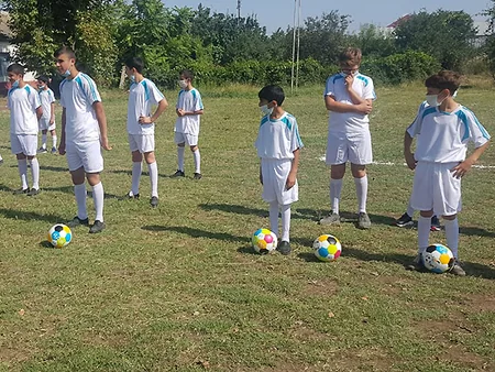 AFFA Ağdam və Dondar Quşçu kəndlərində məktəblilərə hədiyyə verdi