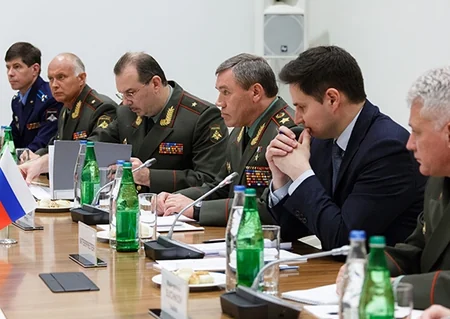 Начальник Генерального штаба ВС России встретился в Баку с председателем военного комитета НАТО