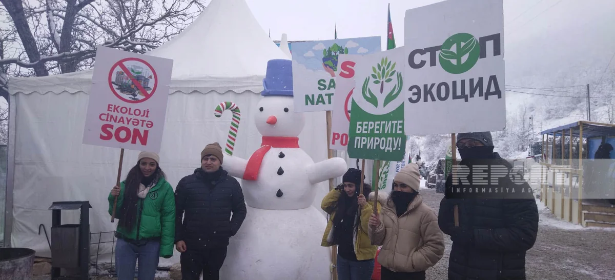 Interesting step by protesters on Khankandi-Lachin road