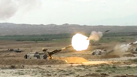 Azərbaycan Ordusu “Msta-S” özüyeriyən haubitsalardan döyüş atışları icra edir