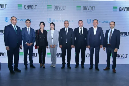 ONVOLT elektromobil satış-sərgi salonunu və SKYWELL ET5 modelini təqdim edib