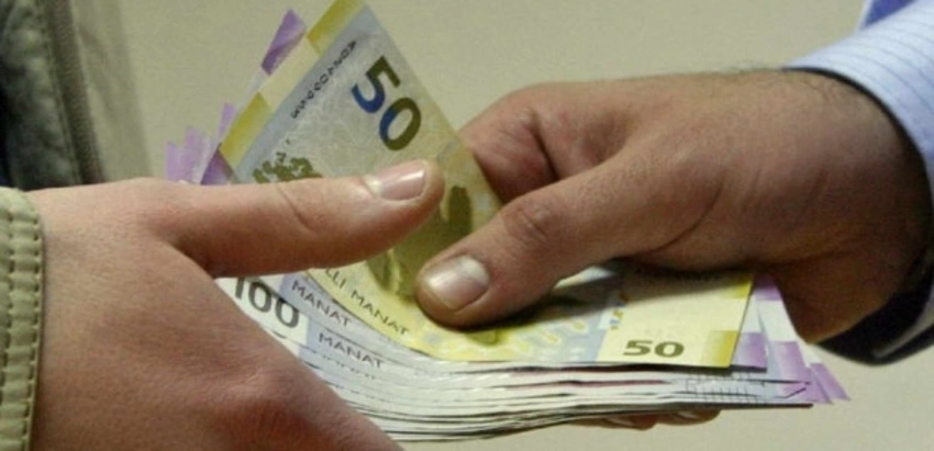 Azərbaycanda kollec direktorunun tələbələrdən 636 min manat rüşvət alması faktı aşkarlanıb
