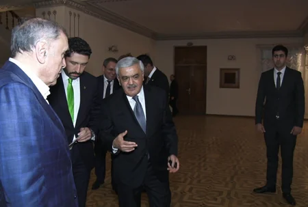 Студенты Бакинской высшей школы нефти исполнили оперетту Не та, так эта - ВИДЕО