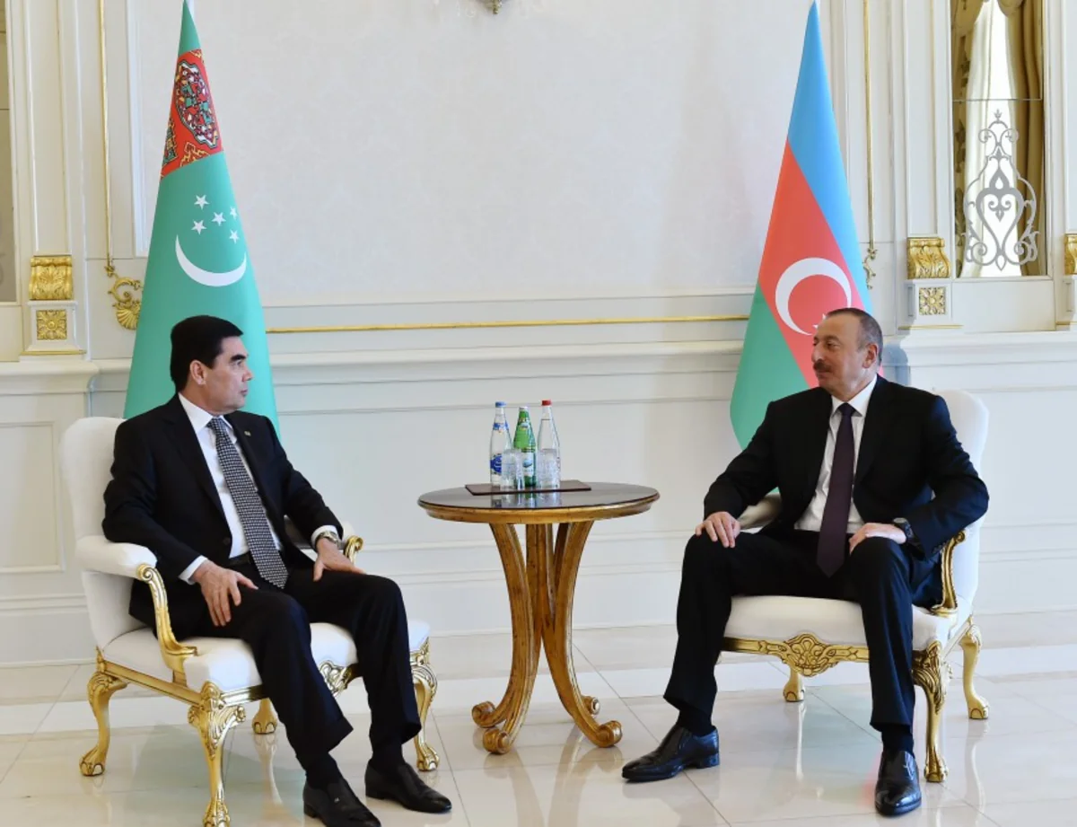 President Ilham Aliyev and President Gurbanguly Berdimuhamedow hold one-on-one meeting