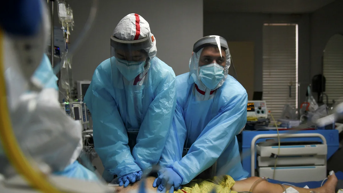 US sets new world record for COVID cases