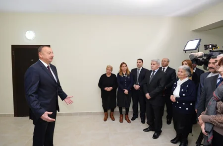 Prezident İlham Əliyev firmaları və iş adamlarını qəzalı evlərin yerində yeni binaların tikintisinə dəvət edib - YENİLƏNİB