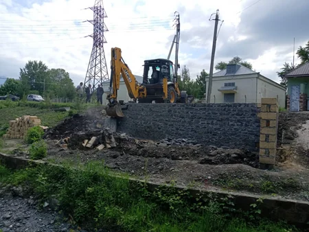 Qəbələdə qanunsuz tikinti sökülüb