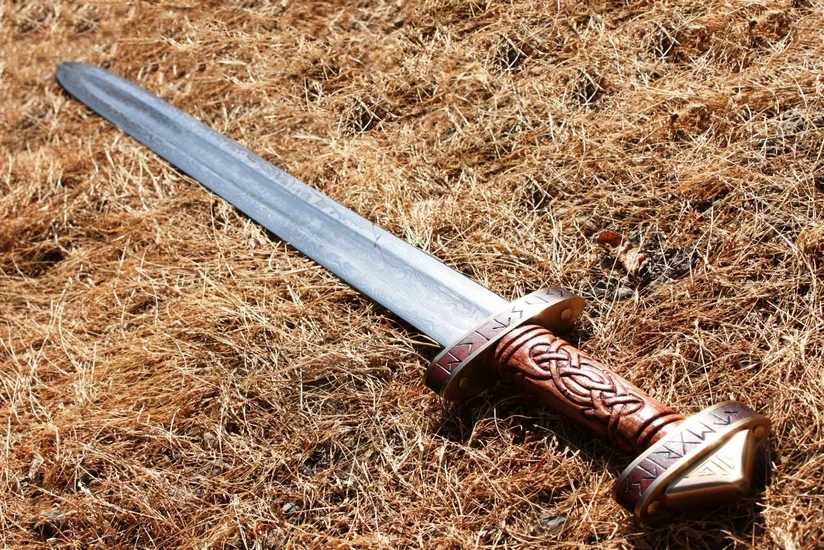 Salyanda 30 yaşlı kişiyə qılıncla xəsarət yetirilib