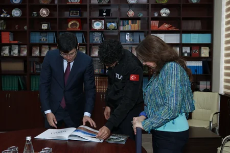 Diaspor Komitəsinin sədri kosmosa uçmağa hazırlaşan Cahangir Atasevərlə görüşüb