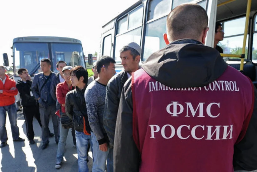 ФМС: Въезд в Россию временно закрыт для более 1,5 млн. иностранцев