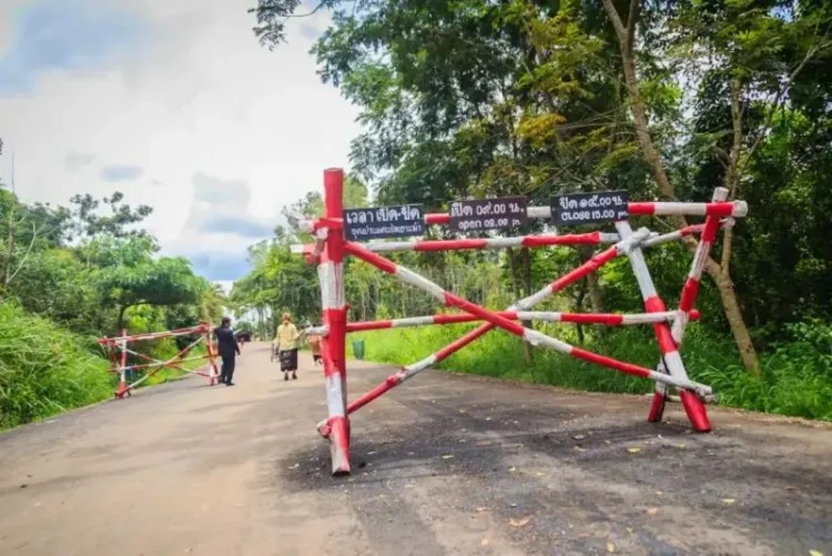 Tailand Kamboca ilə sərhədi bağlayır