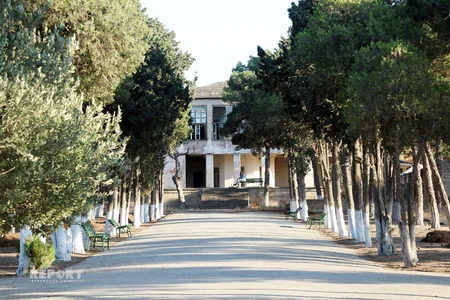 Hacı Zeynalabdin Tağıyevin evi təmir olunmasa, tamamilə dağıla bilər - FOTOREPORTAJ