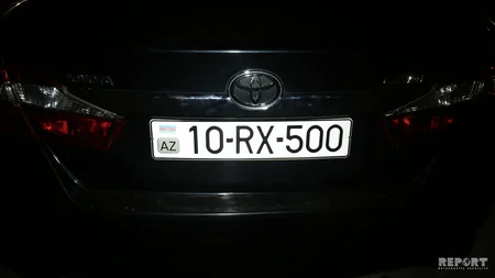 Bakıda Kamaz qəfil yola çıxan minik maşınına çırpılıb, xəsarət alanlar var - FOTO