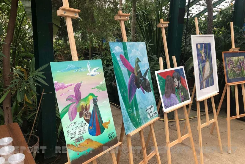 В Москве состоялось открытие выставки картин Харыбюльбюль 