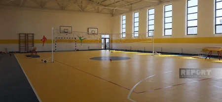 Sarıcalı kənd tam orta məktəbinin binası müasir tələblərə uyğun inşa edilib
