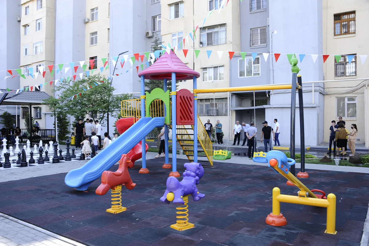 Bakıda daha bir həyət abadlaşdırılıb