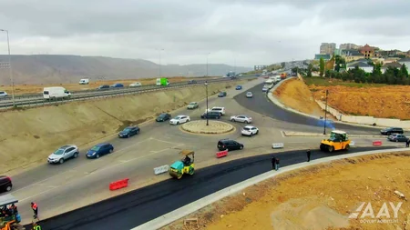 Bakıda Nazim Hikmət küçəsindən dairəvi yola çıxışda genişləndirmə işləri yekunlaşır