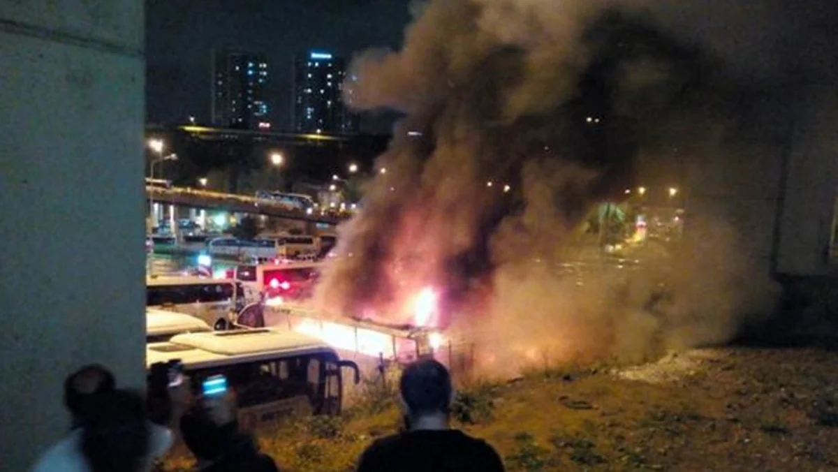 ​İstanbulda avtoparkda yanğın nəticəsində 4 avtobus yanıb