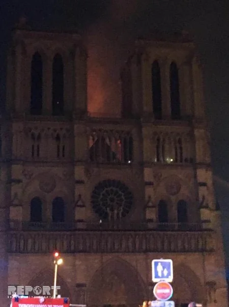 Fransada Paris Notr-Dam кilsəsi yanıb - FOTO - VİDEO