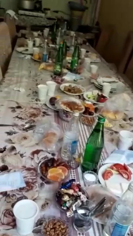 “Xəmsə” restoranının sahibi qardaşına yas məclisi keçirdiyinə görə cərimələndi