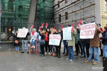 В Тбилиси прошла акция с требованием импичмента Саломе Зурабишвили  - ФОТОРЕПОРТАЖ