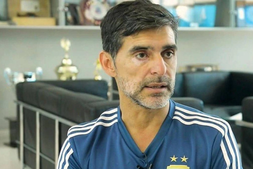 Silahlı şəxslər məşhur futbolçunu qarət ediblər