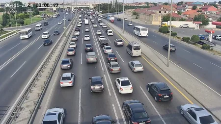 Bakının bəzi yollarında tıxac yaranıb - SİYAHI