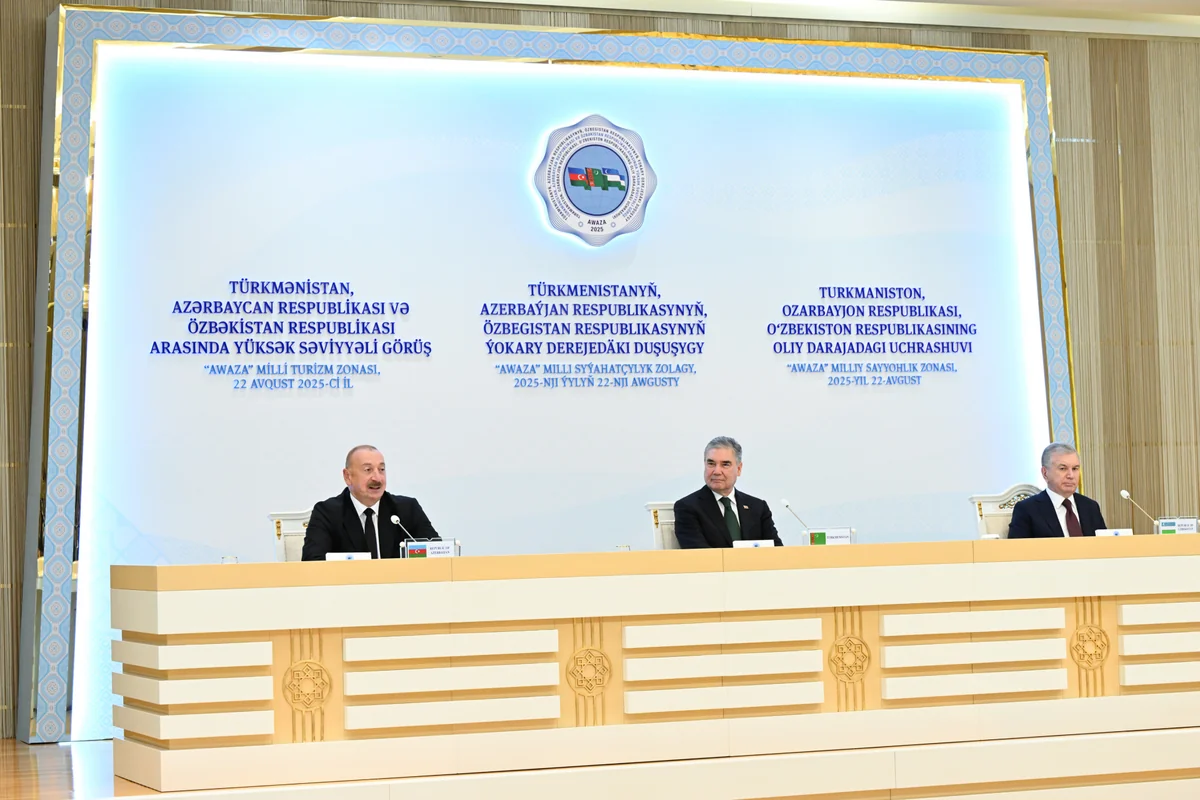 Üç ölkə lideri yüksəksəviyyəli görüşün yekunlarına dair mətbuata birgə bəyanatla çıxış ediblər - YENİLƏNİB - VİDEO
