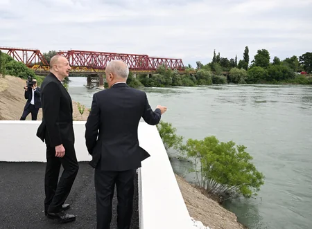 Президент Ильхам Алиев принял участие в открытии в Евлахе водоочистной установки