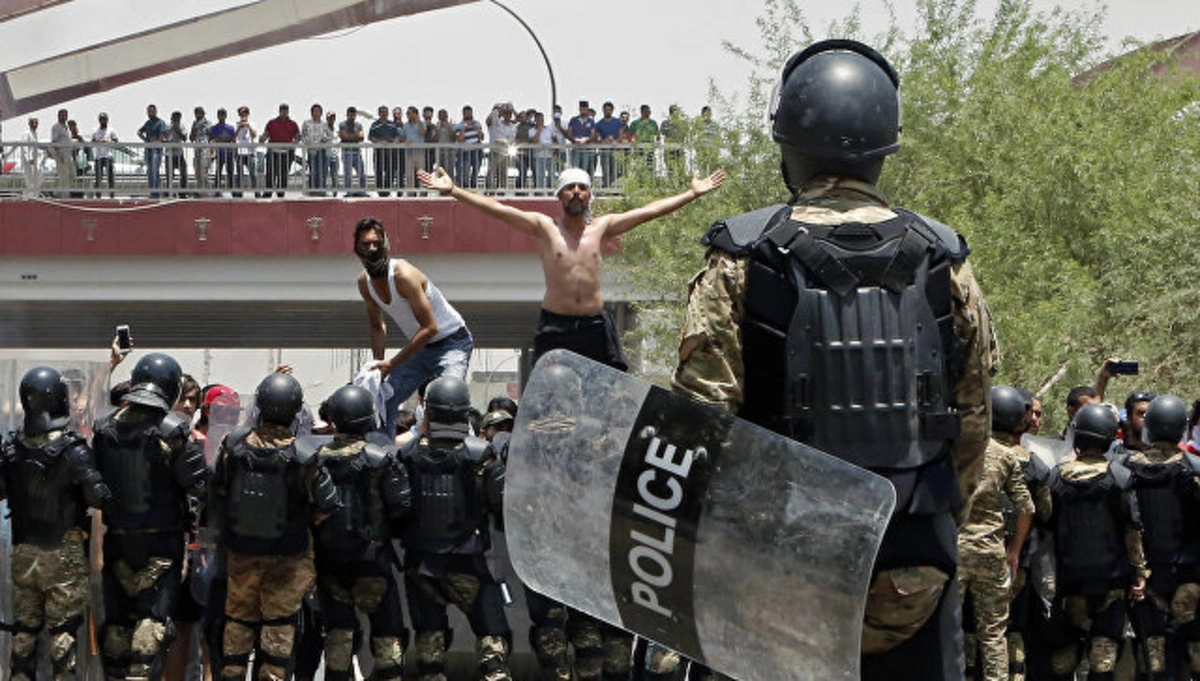 Baghdad: Two killed in clashes between demonstrators and police