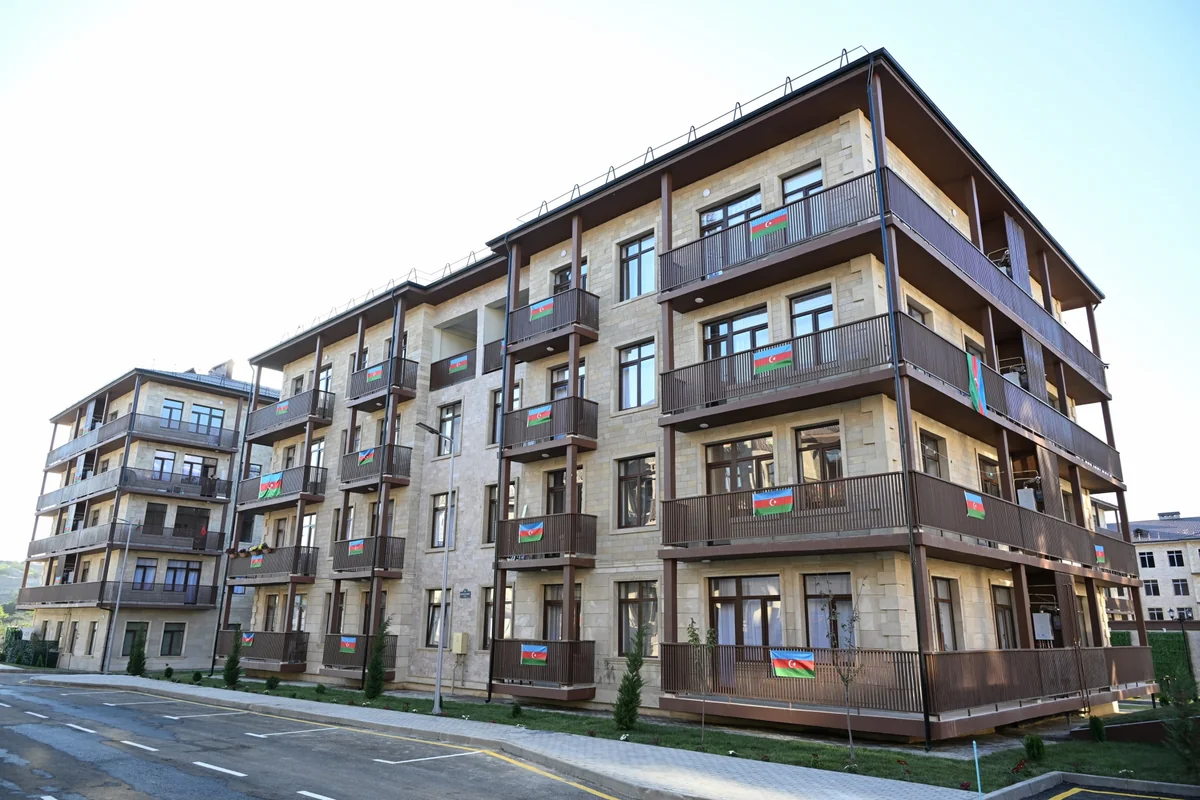 Ötən il 10 mindən çox insan azad olunan ərazilərə köçürülüb