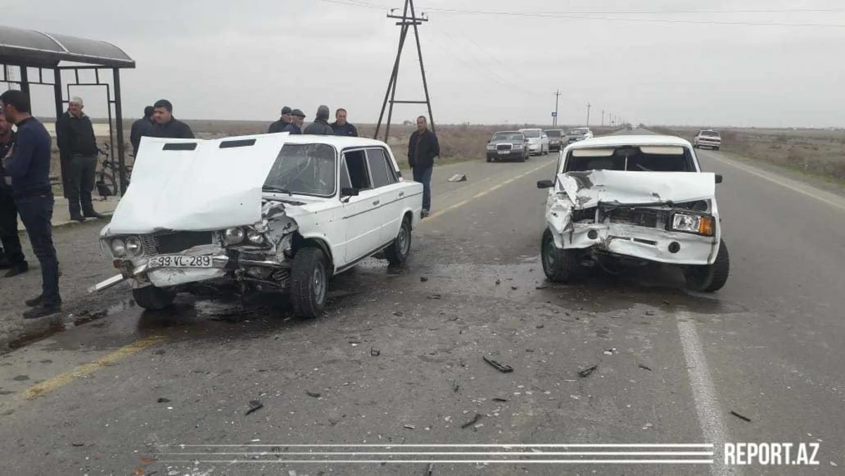 Kürdəmirdə iki avtomobil toqquşdu, xəsarət alanlar var - FOTO - VİDEO