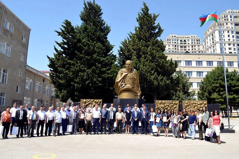 Azərbaycan Ordusunun 100 illik yubleyinə həsr olunan yazı müsabiqəsinin qalibləri mükafatlandırılıb